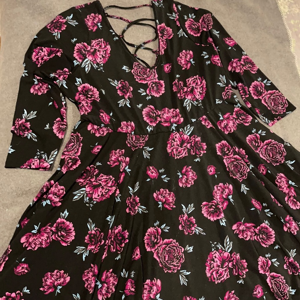 Torrid knee length 3/4 sleeve dress.